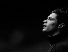 关于孙颖莎赛后谦逊发言登热搜，拜仁慕尼黑爆冷本菲卡引发热议的信息